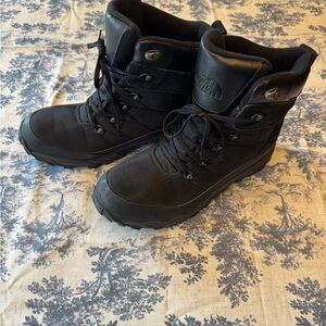 The North Face Men's chilkat Black Boots